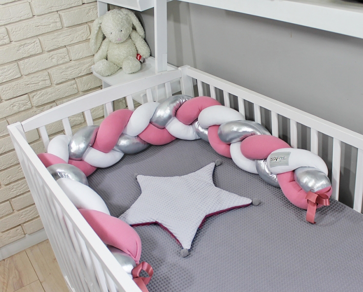 Detský eshop: Mantinel baby nellys pletený vrkoč - ružová, biela, strieborná