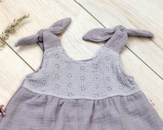 Baby Nellys Letné ľahučké mušelínové šaty Summer - šedé