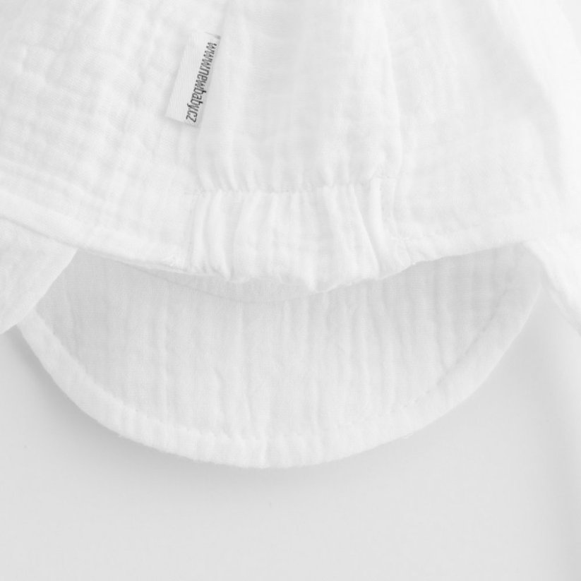 Detský eshop: Detská letná mušelínová čiapka so šiltom New Baby biela