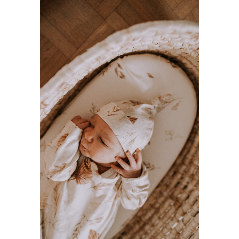Dojčenské čiapočky (2-4 m) – sada dvoch čiapok BOHEMIAN SAND/BOHEMIAN BOTANIC, od značky Sleepee