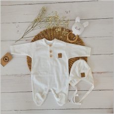 2-dielna súpravička: Dojčenský overal s gombíkmi + zaväzovacia čiapka (50-68) biela, od značky Z&Z