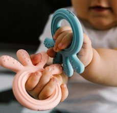 Detský eshop: Silikónové detské hryzátko babyono - chobotnice, ružové