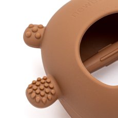 Detský eshop - Silikónové hryzátko na ruku macko karamelovo hnedá