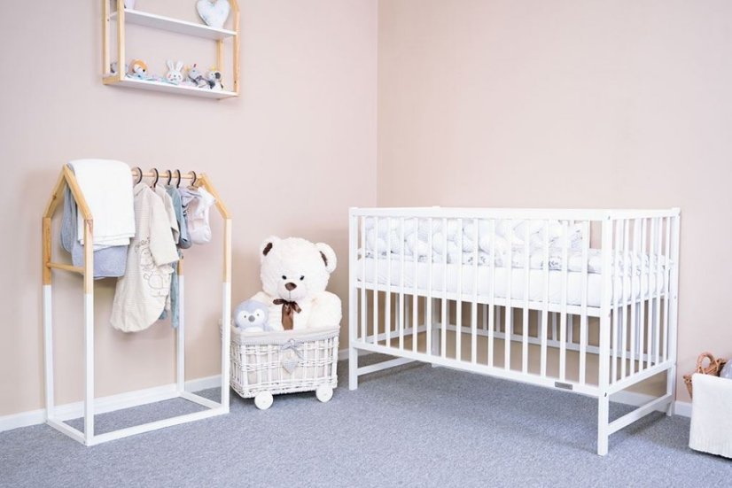 Detský eshop: Detská postieľka New Baby BASIC so sťahovacou bočnicou biela