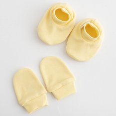 Detský eshop: Dojčenský bavlnený set-capačky a rukavičky New Baby žltá 0-6m