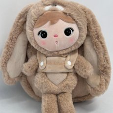 Batôžtek Zajačik v karamelovo-béžovej farbe s odnímateľnou plyšovou hračkou od značky Metoo