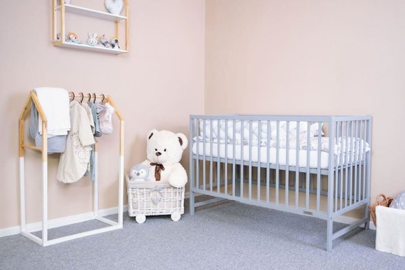 Detský eshop - Detská postieľka BASIC so sťahovacou bočnicou sivá