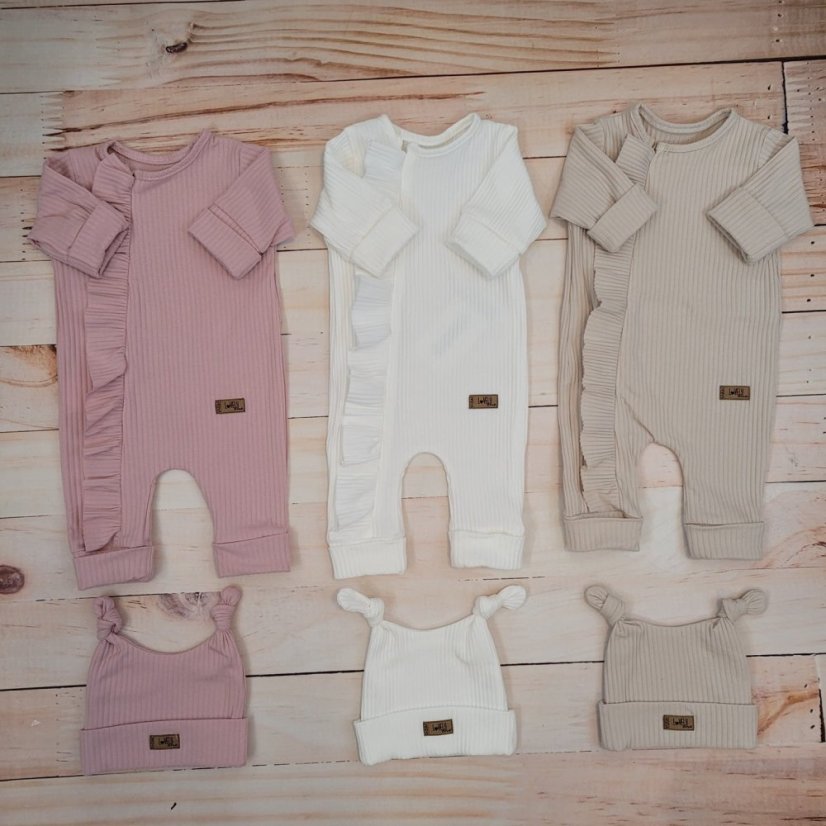 Letný rebrovaný bavlnený overal na zips + čiapka pre chlapca (74-86) Beige Charm od značky Kazum - Veľkosť: 74 (6-9m)