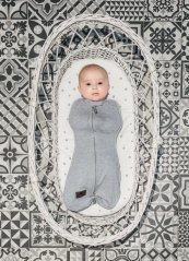 Detský eshop - Zavinovačka First Step Swaddle s čepičkou zdarma světle šedá